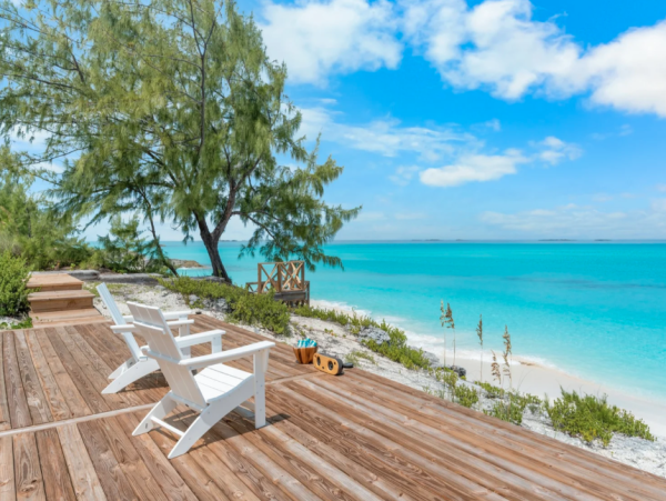 Luxurious 7-Bedroom Beachfront Retreat in Little Exuma, Bahamas